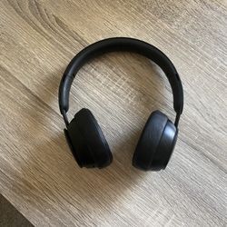 Beats Solo Pro