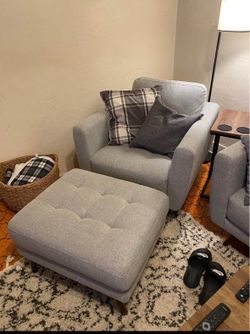 Chair & ottoman LIVING SPACES