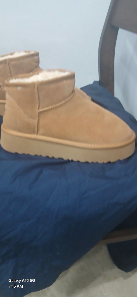 Ugg Ultra Mini Platform Boots Brand New Size 9
