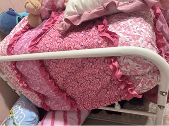 Twin size bed