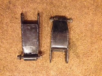 Shackles for rear leaf springs from a ford ranger prerunner deaver