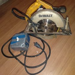 Dewalt 71/4  184mm Circular Saw
