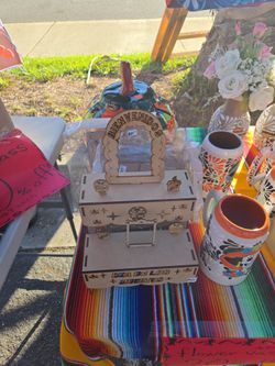 Altar dias de muertos ($25)tel (contact info removed)