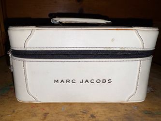 MARC JACOBS