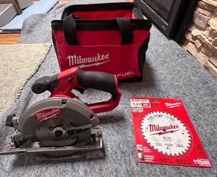 Milwaukee M12 Circular Saw