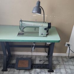 CONSEW 105 Industrial Sewing Machine 