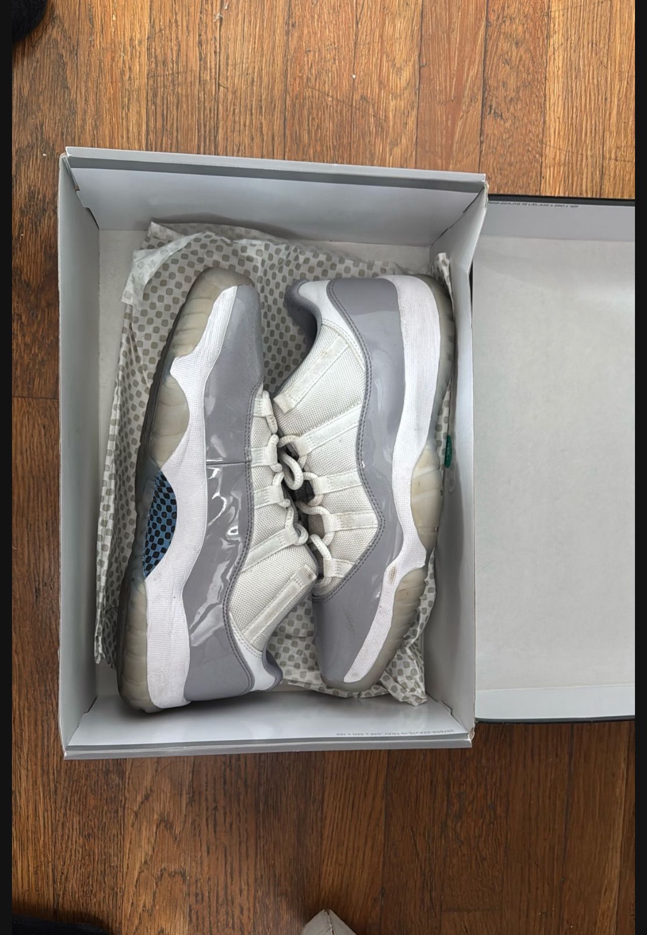 Jordan 11 Low Grey