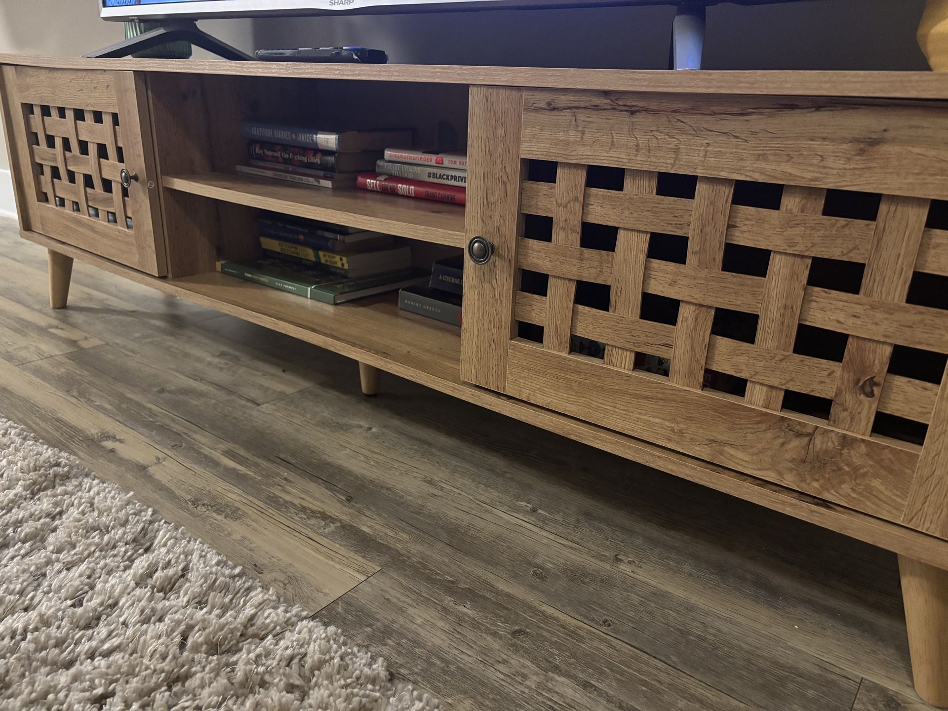 Modern TV Stand – Wood Finish – Great Condition – Must Go