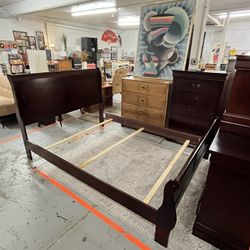 5 Piece Mahogany Bedroom Queen Set By Bernards For Sale 