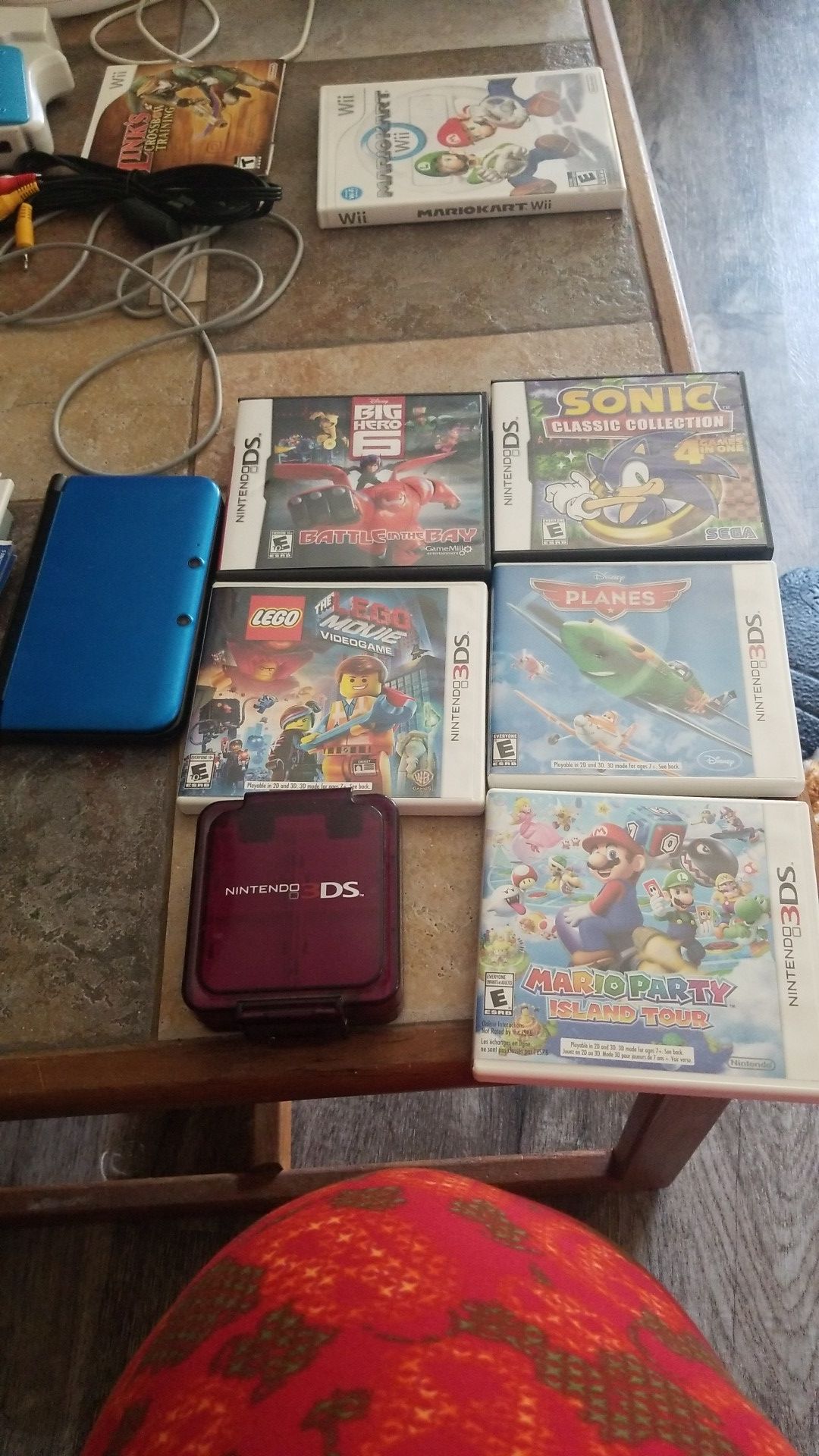 Nintendo 3DS XL plus games and game case