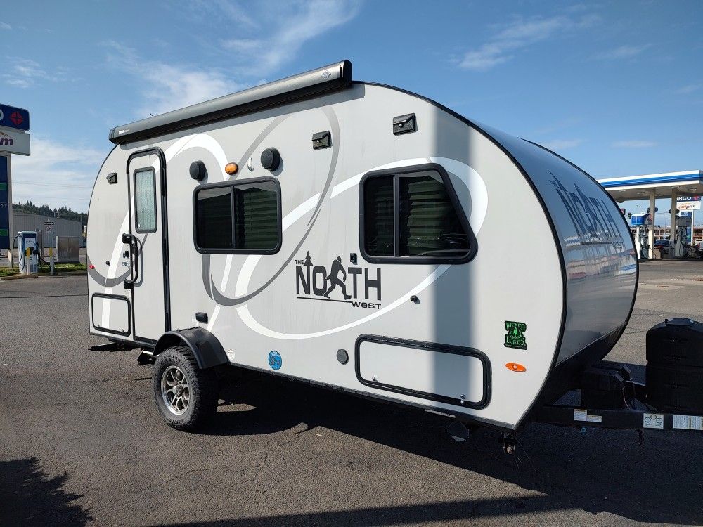 2020 Forest river R-pod