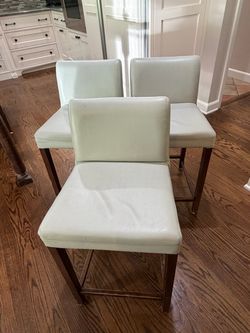 3 faux leather counter height stools 24h x 17w Smoke free household