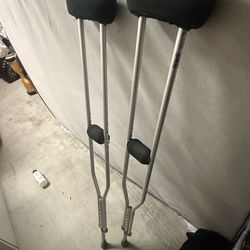 Adjustable Crutches 