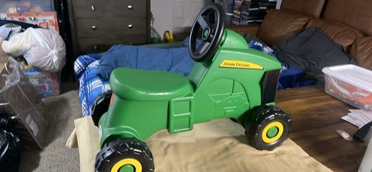 John Deere toy truck