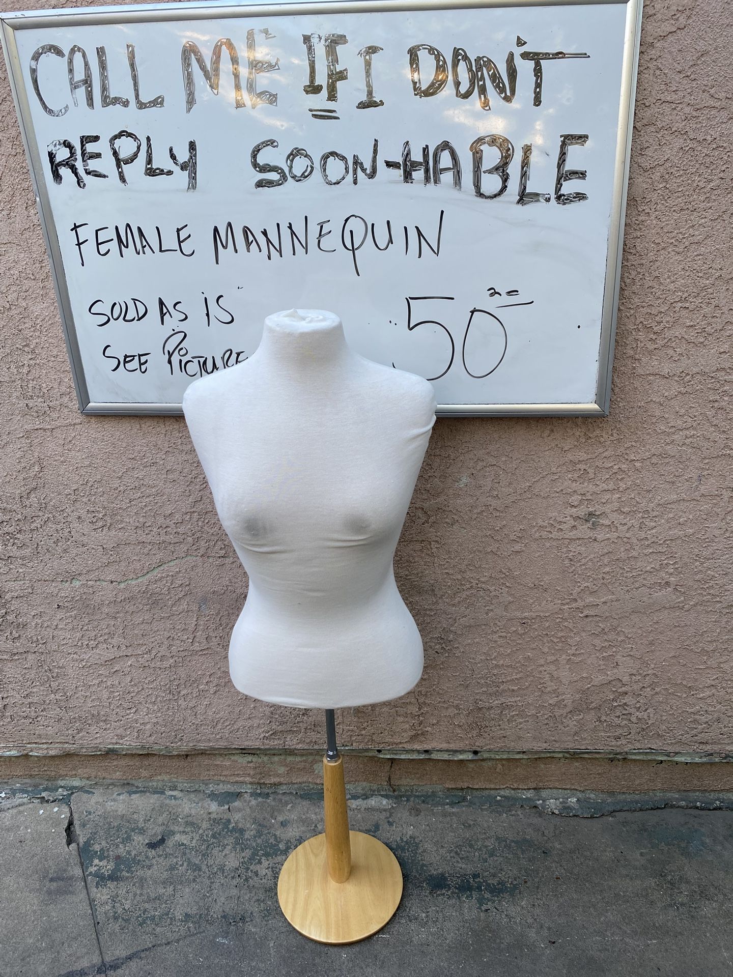 Female Mannequin 