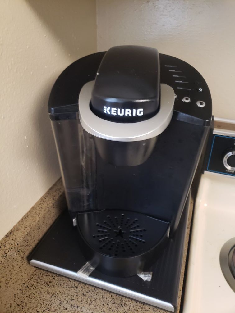 KEURIG Coffee Maker and Pod Holder