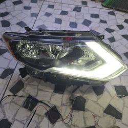 2017 to 2020 Nissan Rogue Left Headlight