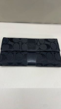 Coach wallet. Item No 889 (Shopgoodwill)