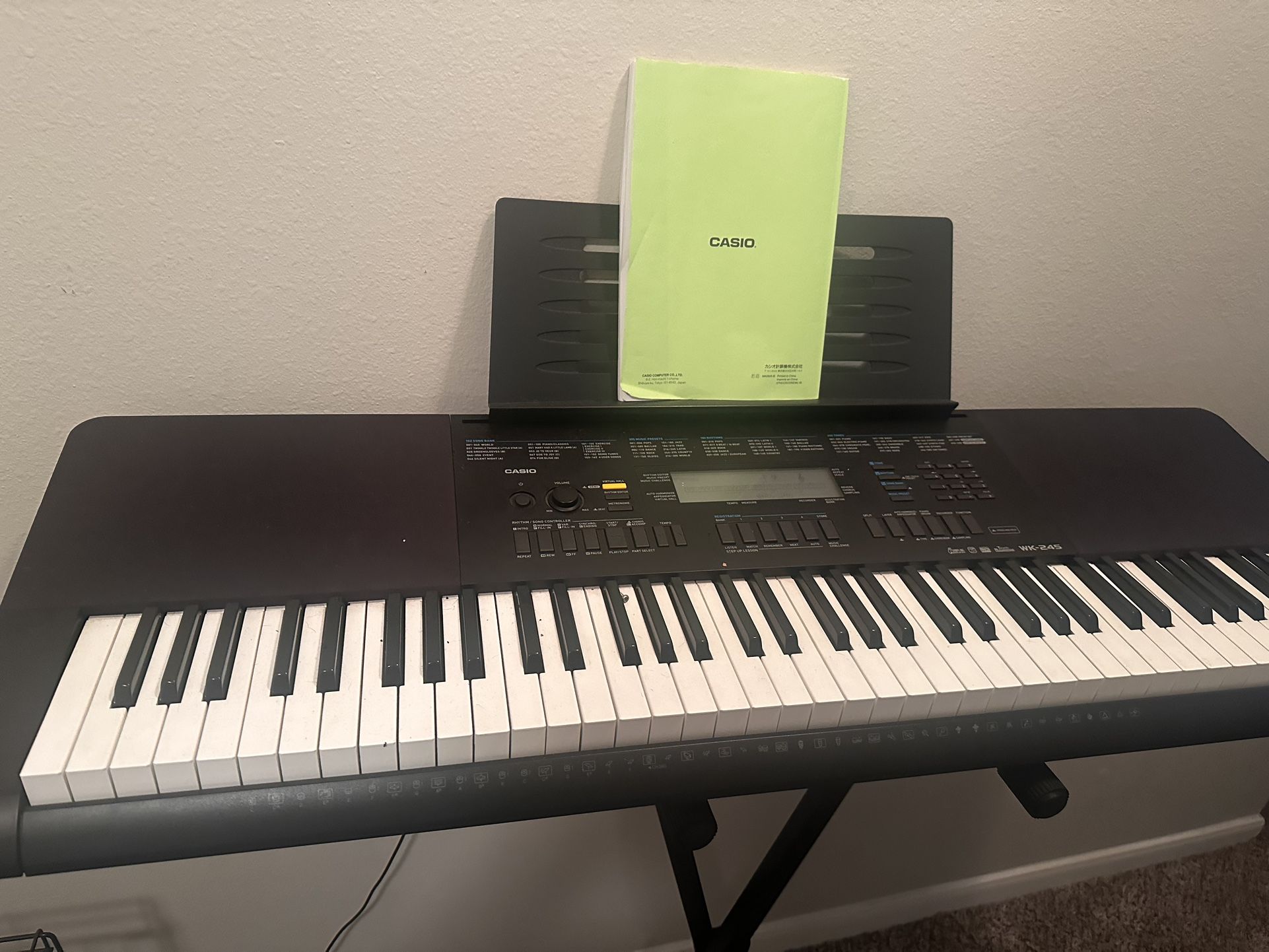 Casio/Keyboard w/stand