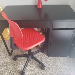 cute desk with chair and lamp