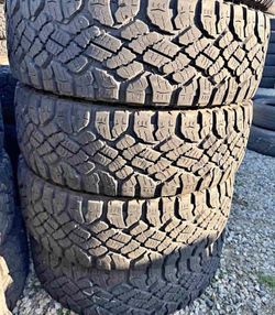 275/70/18 Goodyear Selling a set of 4 tires in excellent condition 🫡