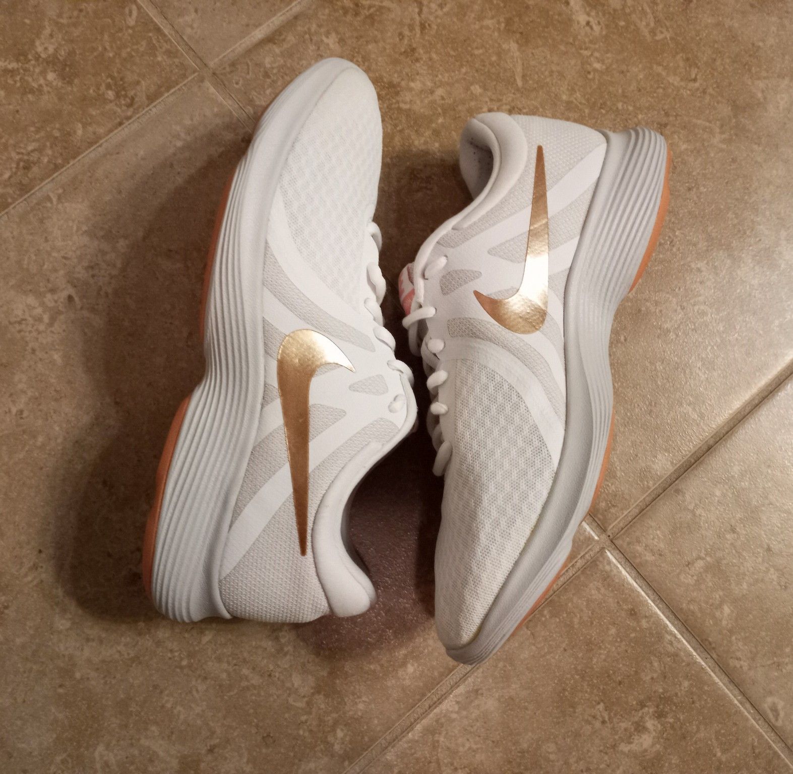 Like New Nike Revolution 4 Women's Running Shoe Sz.8½