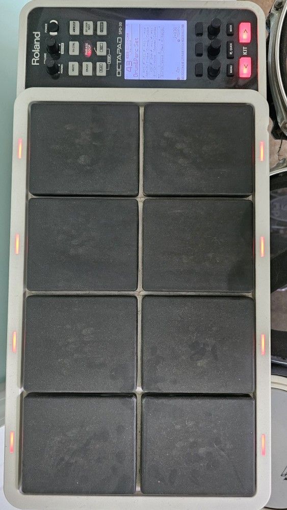 Roland SPD 8 Electric Drum Pad with 4 extra pads and stand