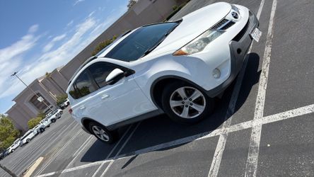 2014 Toyota rav 4 XLE