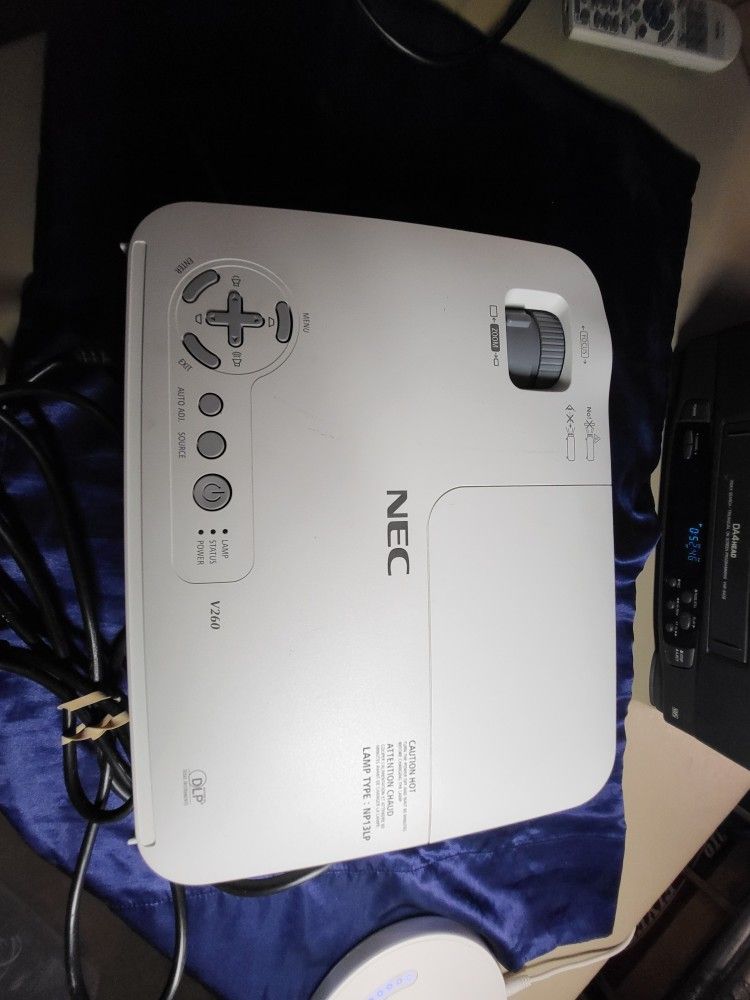 NEC Projector V260 W/Remote