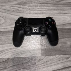 Black PS4 Remote (DUALSHOCK)