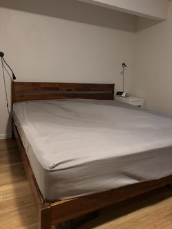 King Frame Mcm Walnut