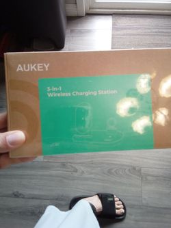 Wireless charging station 3in1