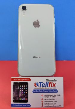 iPhone 8. 64GB. Factory unlocked 🔓 Like new condition 🎁 With warranty 🧾