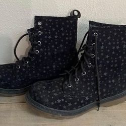 Adult Boots Shoes Size 6 1/2 just $5 xox