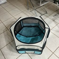 TRIXIE Enclosure Brand New