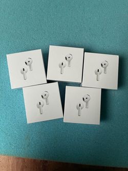 Apple AirPods – 3 left
