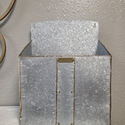 Magazine holder