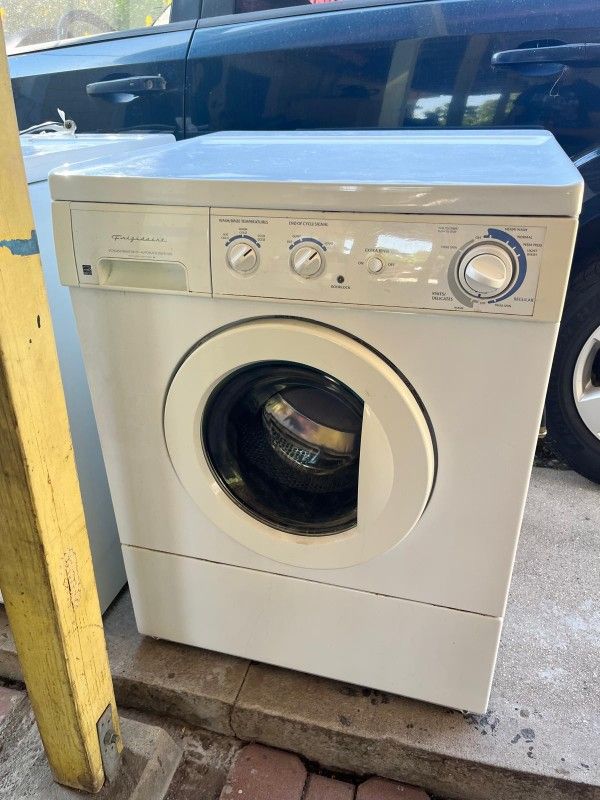 Frigidaire Washer & Dryer Set