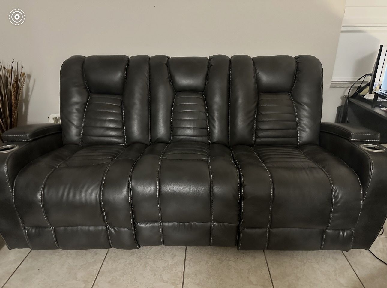 	Power Reclining Sofa & Loveseat Set – Great Condition