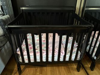 Black baby crib