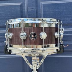 DW dual edge snare drum