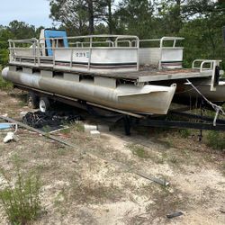 Pontoon Boat 