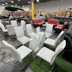 Modern Dining Table With 6 White Chairs / Mesa De Comedor Moderna Con 6 Sillas Blancas