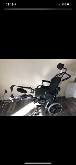 Ajustable New Wheelchair