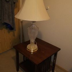 Nice Lamp Plus End Table Both $10 A1CON