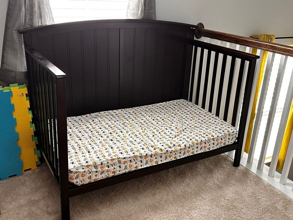 4 In 1 Crib With Mattress