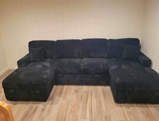 Black cozy couch , BRAND NEW  500$ or best offer !