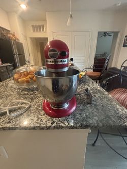 KitchenAid Artisan Stand Mixer – Like New