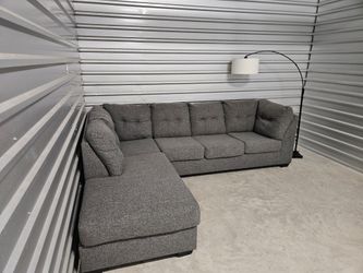 Like New Living Spaces 🔥 Gray 2 PC Sectional 🛋 (Delivery Available) 🚛
