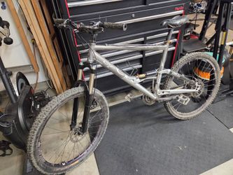 GT Full Suspension Mountain Bike